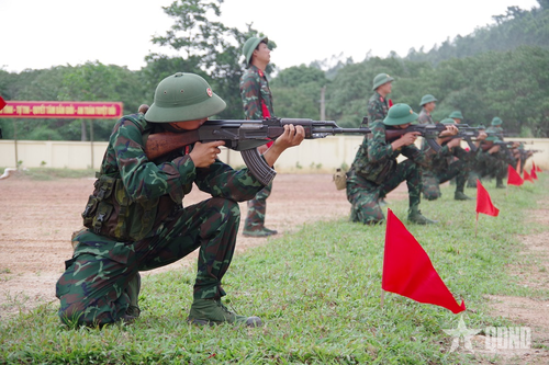 Chiến sĩ mới Trung đoàn 125 (Bộ CHQS tỉnh Hải Dương): Tự tin vượt qua thử thách bắn đạn thật