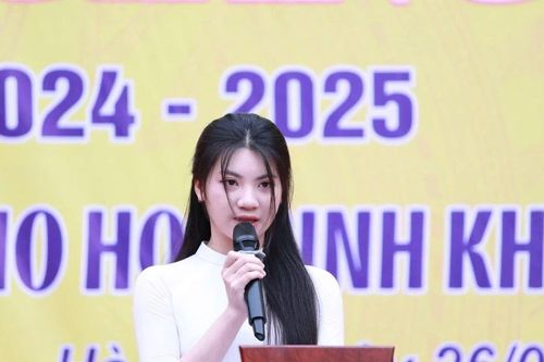 Không khí rộn ràng của thầy trò trong dịp bế giảng năm học