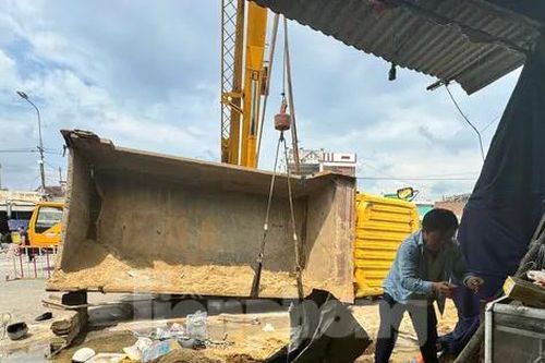 Hiện trường vụ tai nạn kinh hoàng ở Quảng Ngãi khiến 1 chết, 3 bị thương