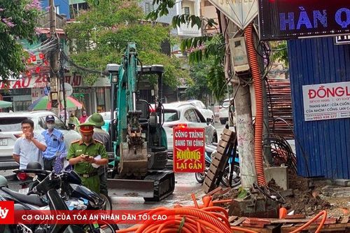 Làm rõ việc một nhóm người ngang nhiên di chuyển bốt điện trên vỉa hè