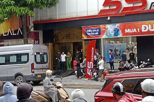 Công an đồng loạt khám xét 3 ngôi nhà liên quan đại ca giang hồ ở Thanh Hóa