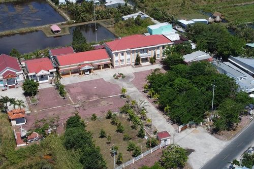 Thường trực Đảng ủy xã bị phê bình vì đi học tập kinh nghiệm trong ngày làm việc
