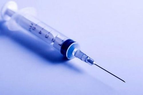Giám định dung dịch màu xanh trong vụ dùng kim tiêm đâm học sinh