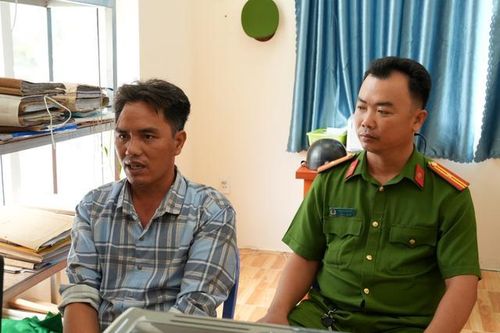 Bắt đối tượng trốn truy nã vì trộm dây thoát sét