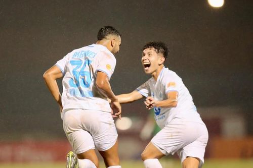 Thắng SLNA, đội của Nguyễn Xuân Son có thể vô địch vào tối nay