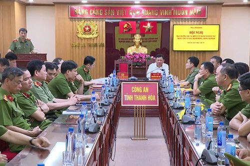 Biểu dương các tập thể, cá nhân có thành tích xuất sắc trong đấu tranh phòng, chống tội phạm