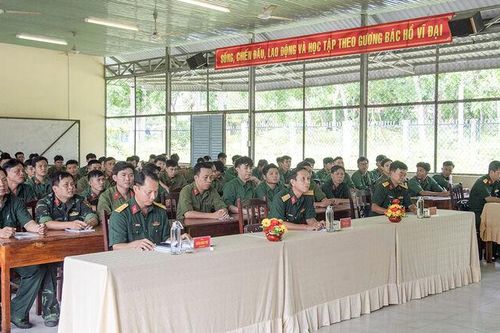 Trung đoàn 892 huấn luyện phân đội dự bị động viên