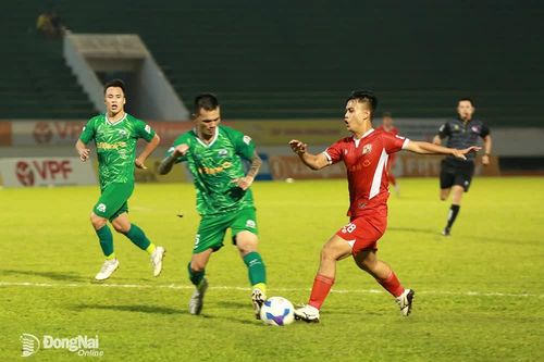 Vòng 20 Giải hạng Nhất quốc gia: Huế hòa với Long An, Đồng Nai chính thức trụ hạng
