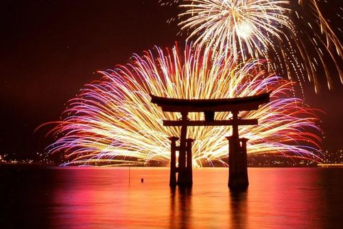 Sau lễ hội ngắm hoa Hanami, Nhật Bản bắt đầu bước sang lễ hội pháo hoa Hanabi sôi động