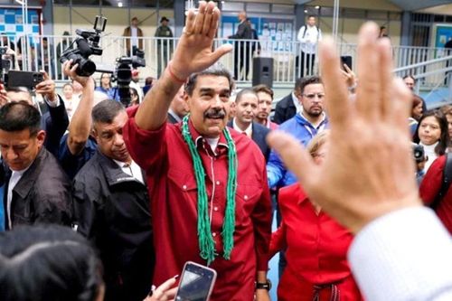 Bầu cử Quốc hội Venezuela: Đảng cầm quyền giành chiến thắng vang dội