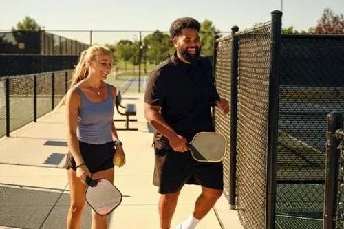 Lợi ích sức khỏe bất ngờ của việc chơi pickleball