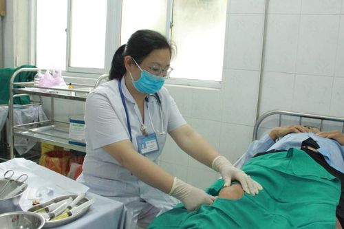 'Đòn bẩy' cho y tế vùng khó