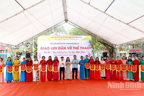 Chương trình giao lưu dân vũ tại Tuần Du lịch Ninh Bình