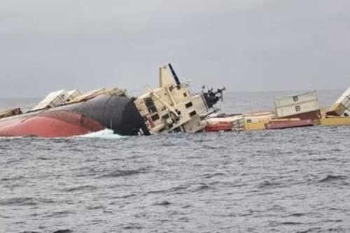 Chìm tàu container ngoài khơi bang Kerala, Ấn Độ ban bố tình trạng khẩn cấp