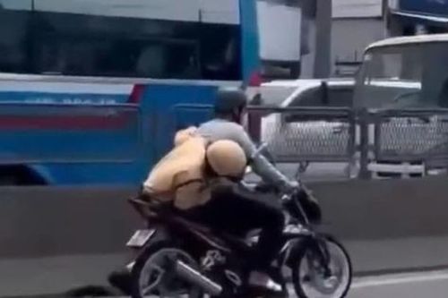 Bắt khẩn cấp 2 đối tượng chống người thi hành công vụ tại TP.HCM