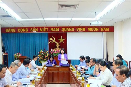 Đồng NaiXây dựng chính sách hỗ trợ đi lại, làm việc phù hợp