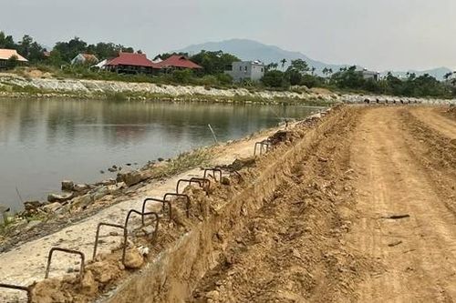 Dân thấp thỏm vì dự án bờ kè sông Yên hơn 125 tỷ đồng thi công ì ạch