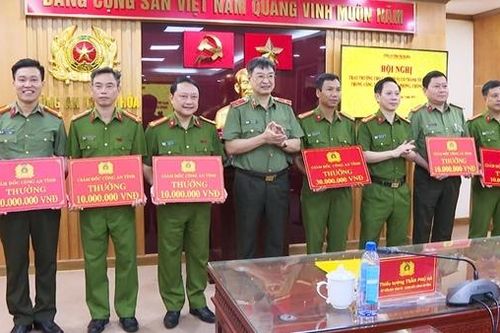 Thanh Hóa: Khen thưởng các tập thể, cá nhân xuất sắc trong đấu tranh phòng, chống tội phạm