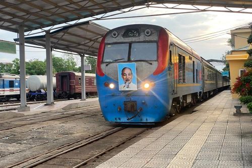 Cận cảnh tàu khách liên vận Việt Nam - Trung Quốc hoạt động trở lại sau 5 năm