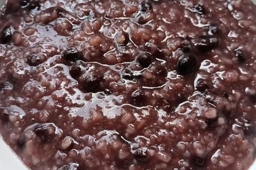 Kết hợp đậu đen với các loại hạt giúp giảm cân