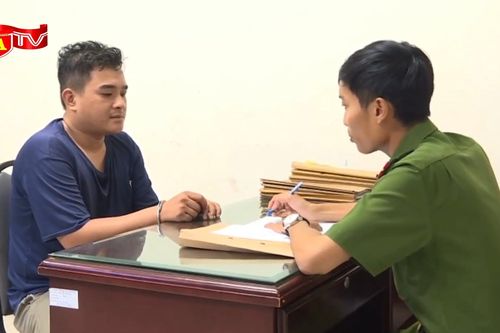 Chạy trốn CSGT vì không bằng lái, bị khống chế ngay giữa đường