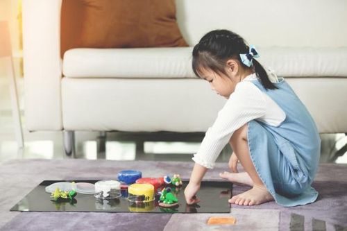Tránh thương tích khi để trẻ ở nhà một mình dịp nghỉ hè