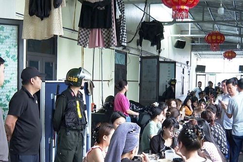 Thái Bình: 28 nữ nhân viên quán karaoke bị giữ trái luật trong nhà trọ
