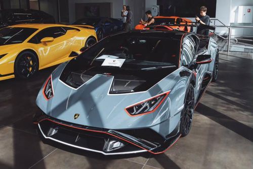 Siêu xe Lamborghini Huracan STJ được bàn giao đến khách hàng