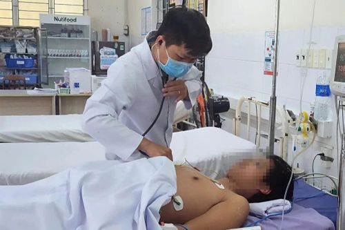 'Hồi sinh' nam thanh niên bị đạn bắn xuyên gan