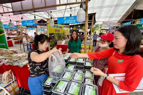 Hà Nội sẽ giảm 30% thủ tục hành chính để hỗ trợ doanh nghiệp