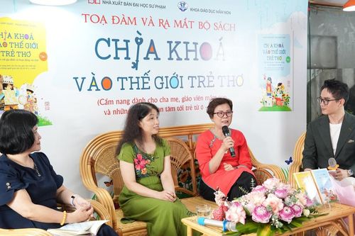 Chìa khóa cho trẻ thơ và... chìa khóa cho người lớn