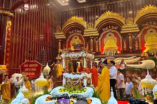 Sáng 28/5, xá lợi Đức Phật sẽ được cung rước từ Cung Trúc Lâm Yên Tử về chùa Chuông (Hưng Yên)