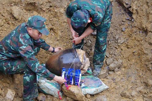 Hòa Bình hủy nổ an toàn 244 vật liệu nổ trục vớt từ lòng sông Đà