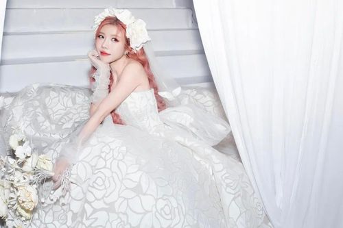Bộ sưu tập váy cưới 'Becoming, Beautifully!', hành trình đẹp đẽ của người phụ nữ