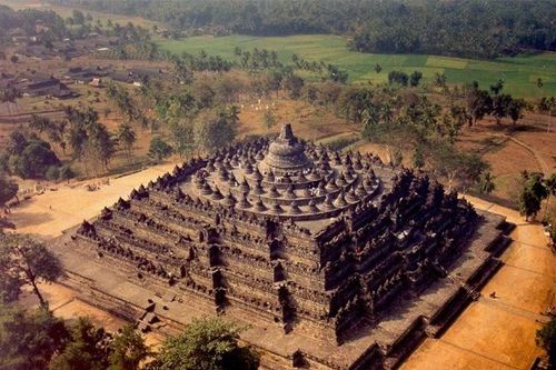 Điều khó tin về ngôi đền Phật giáo lớn nhất thế giới