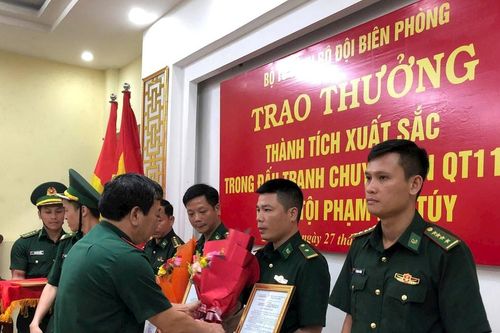 Phá thành công chuyên án ma túy xuyên quốc gia, Bộ đội Biên phòng Quảng Trị được trao thưởng đột xuất