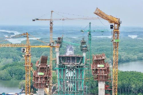 Tăng tốc thi công trên cây cầu có nhịp chính dài nhất Đông Nam Á