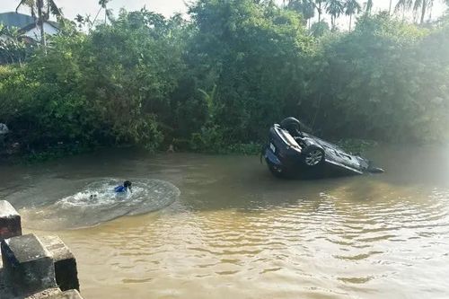 Ô tô lao xuống sông, ông ngoại phá kính cứu cháu 30 tháng tuổi thoát chết trong gang tấc