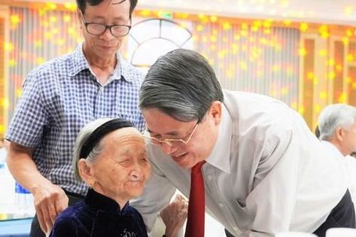 Phó Chủ tịch Quốc hội dự kỷ niệm 60 năm Chiến thắng Núi Thành