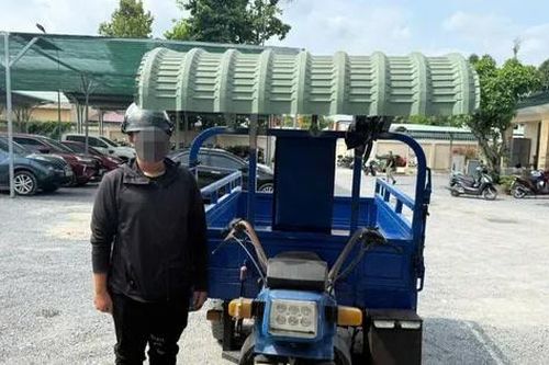 Đi ngược chiều còn 'đình công' giữa đường, tài xế xe ba gác ở TPHCM bị phạt hơn 33 triệu đồng