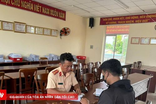 Phạt tài xế xe ba gác chạy ngược chiều, chặn đầu xe ô tô