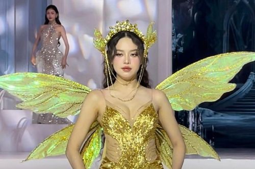 Hoa hậu Thanh Thủy gặp sự cố khi diễn catwalk
