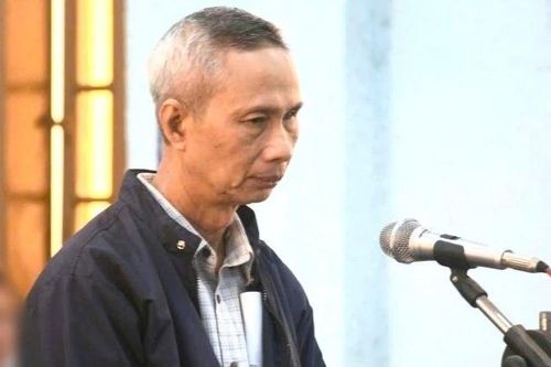Cán bộ thuế lĩnh 12 tháng tù vì ép doanh nghiệp 'lót tay' 97 triệu đồng