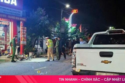 Va vào ôtô đậu bên đường, học sinh đi xe máy tử vong
