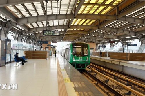 Sớm khắc phục sự cố dột nước ở nhà ga tàu tuyến 2A Cát Linh-Hà Đông