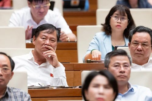 Tội danh tham nhũng, tham ô: Tử hình hay chung thân không giảm án?