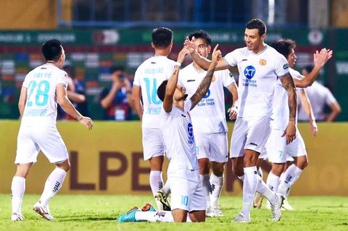 Nam Định bật 'chế độ chờ' ngày đăng quang V-League