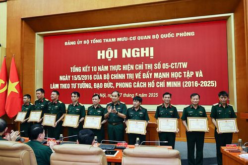 Gắn kết việc thực hiện Chỉ thị số 05 với các phong trào thi đua yêu nước trong toàn quân