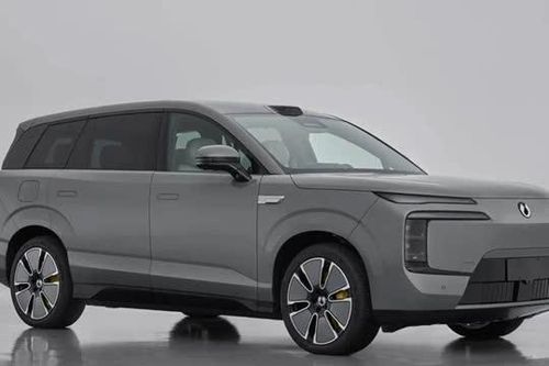 SUV PHEV dài 5,2 mét, công suất 751 mã lực, công nghệ đỉnh cao, giá gần 1,3 tỷ đồng