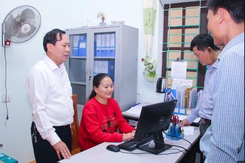 Sau sáp nhập, lương cán bộ, công chức cấp xã năm 2025 được tính thế nào?